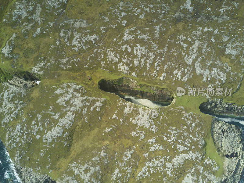 鸟瞰图Inishbofin岛，Co. Galway，爱尔兰。